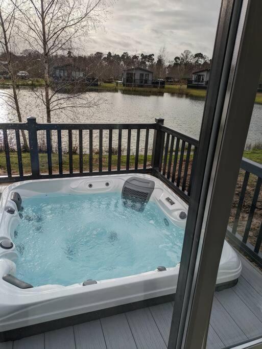 Kingfisher Lodge Woodhall Spa Esterno foto